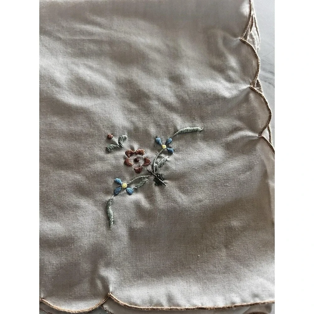 11 Embroidered Napkins Cream Cotton 16